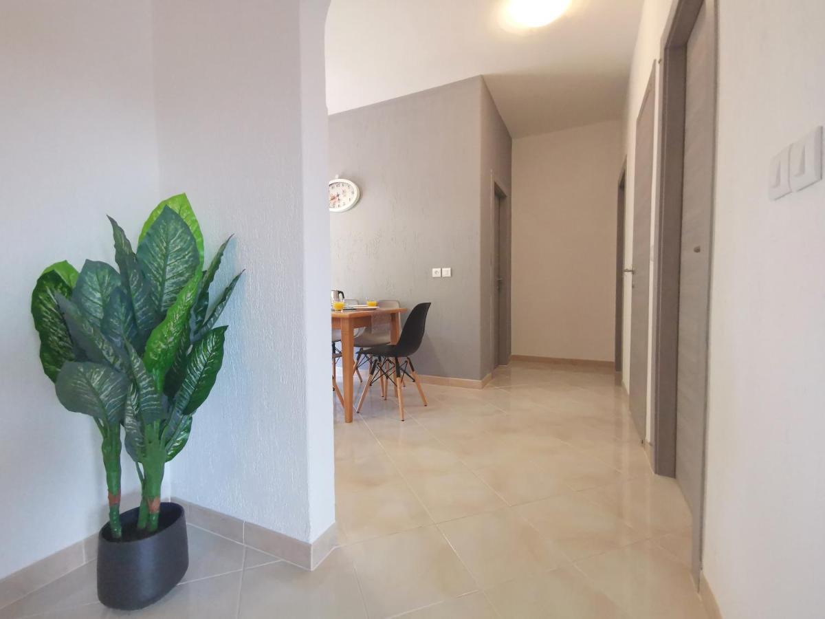 Apartment Pineta With Terrace & Park Wood View Пула Екстериор снимка