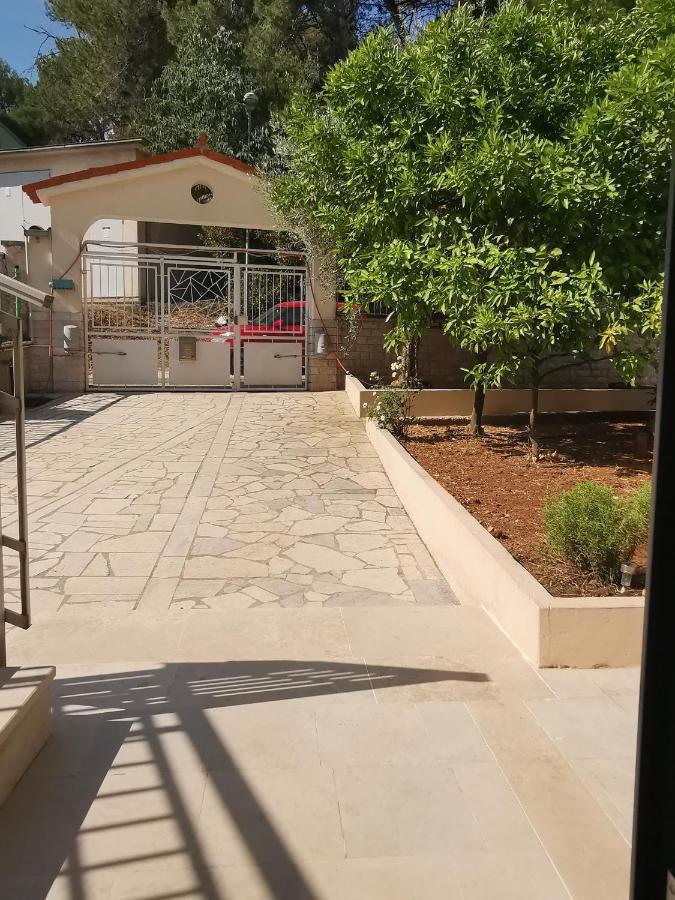 Apartment Pineta With Terrace & Park Wood View Пула Екстериор снимка