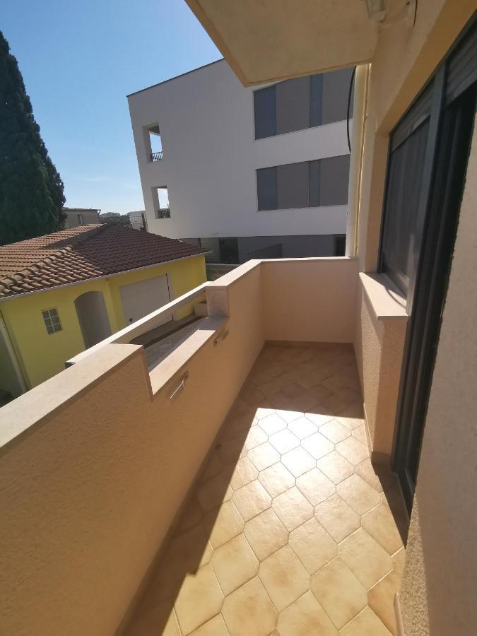 Apartment Pineta With Terrace & Park Wood View Пула Екстериор снимка